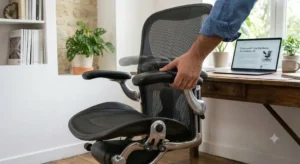 Illustration des accoudoirs reglables en 3D sur un fauteuil de bureau haut de gamme 

